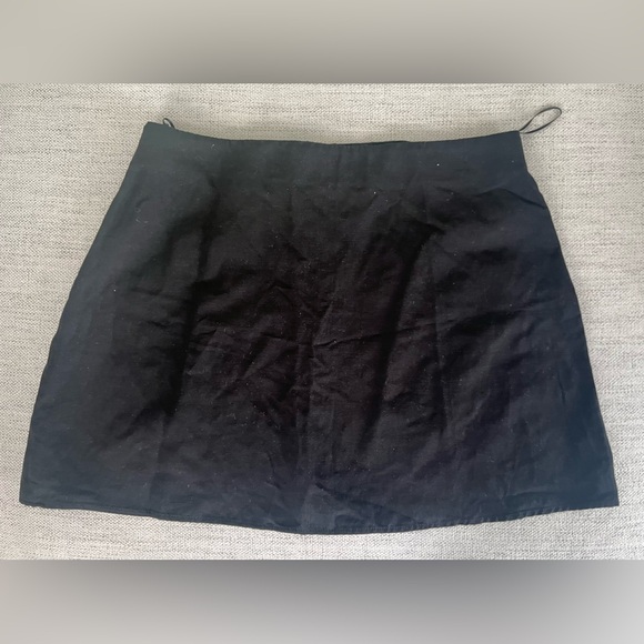 🥳 ZARA Mini Skirt - Picture 2 of 5